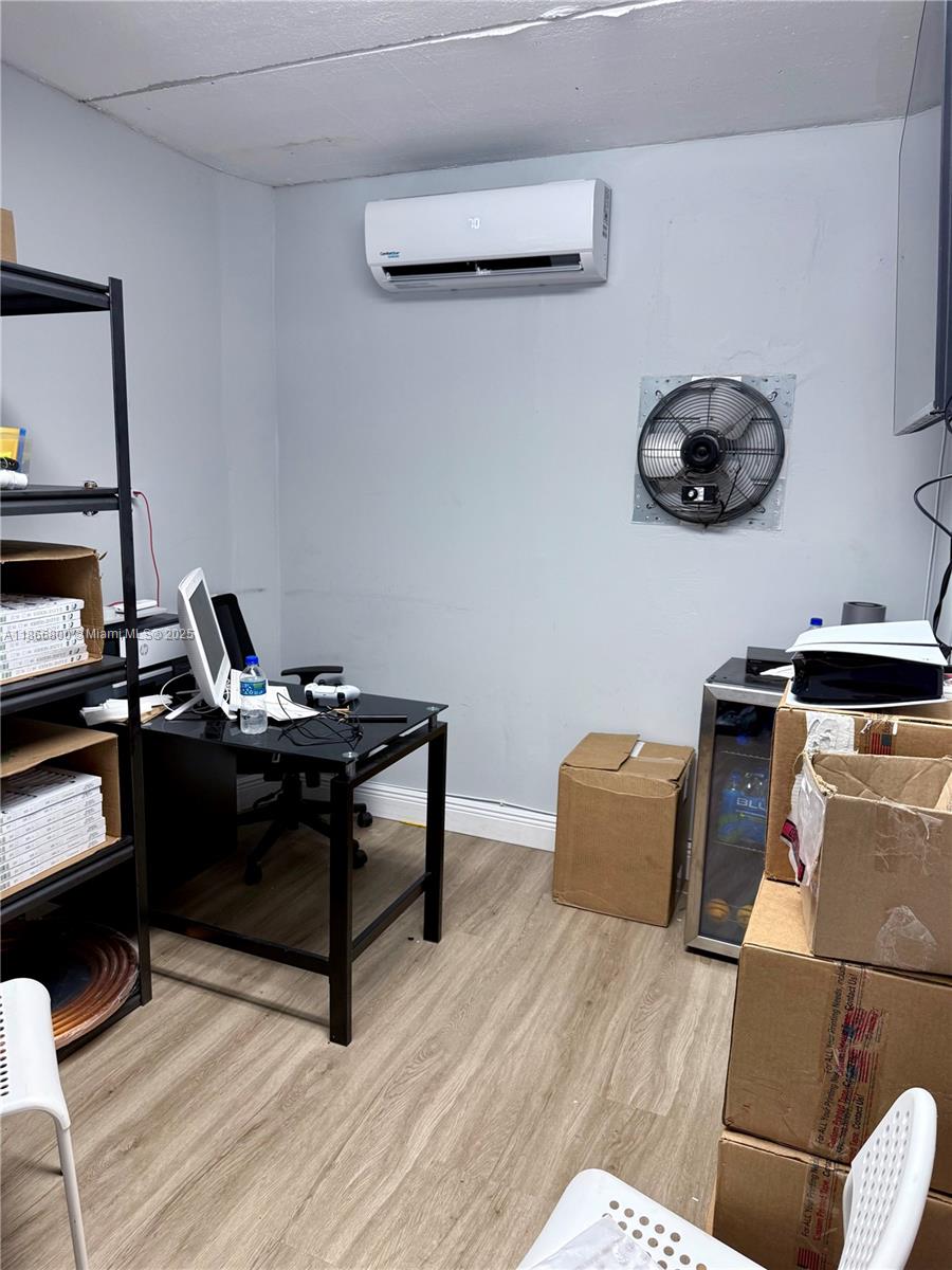 See details 127 / sq. ft. $ 2025-08-28 0 Photo
