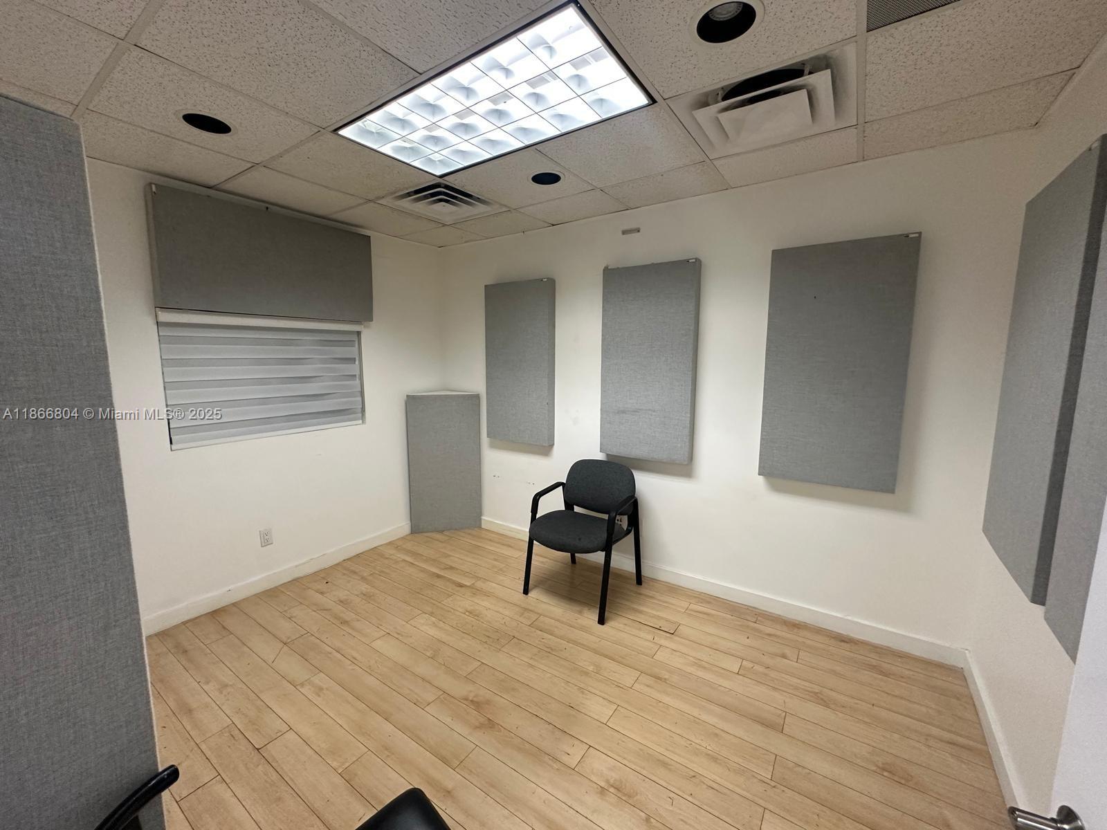 See details / sq. ft. $ 2025-08-27 0 Photo