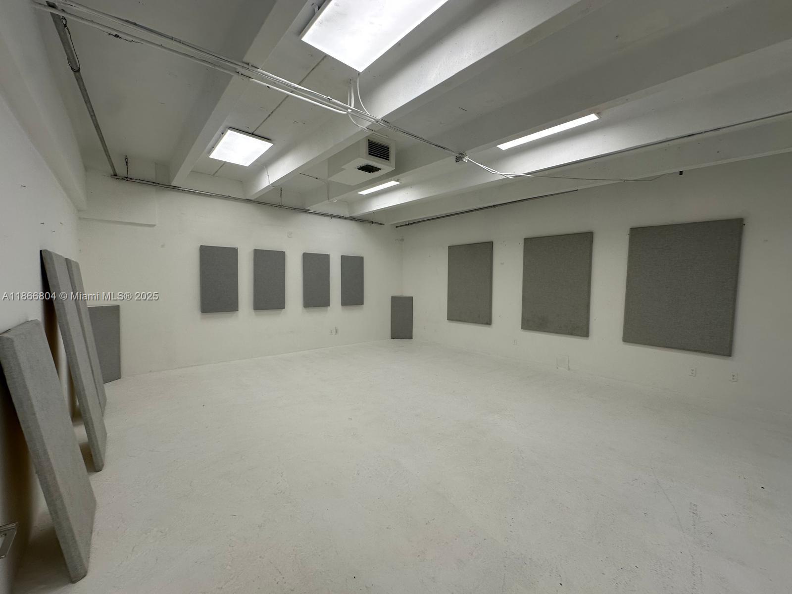 See details / sq. ft. $ 2025-08-27 0 Photo