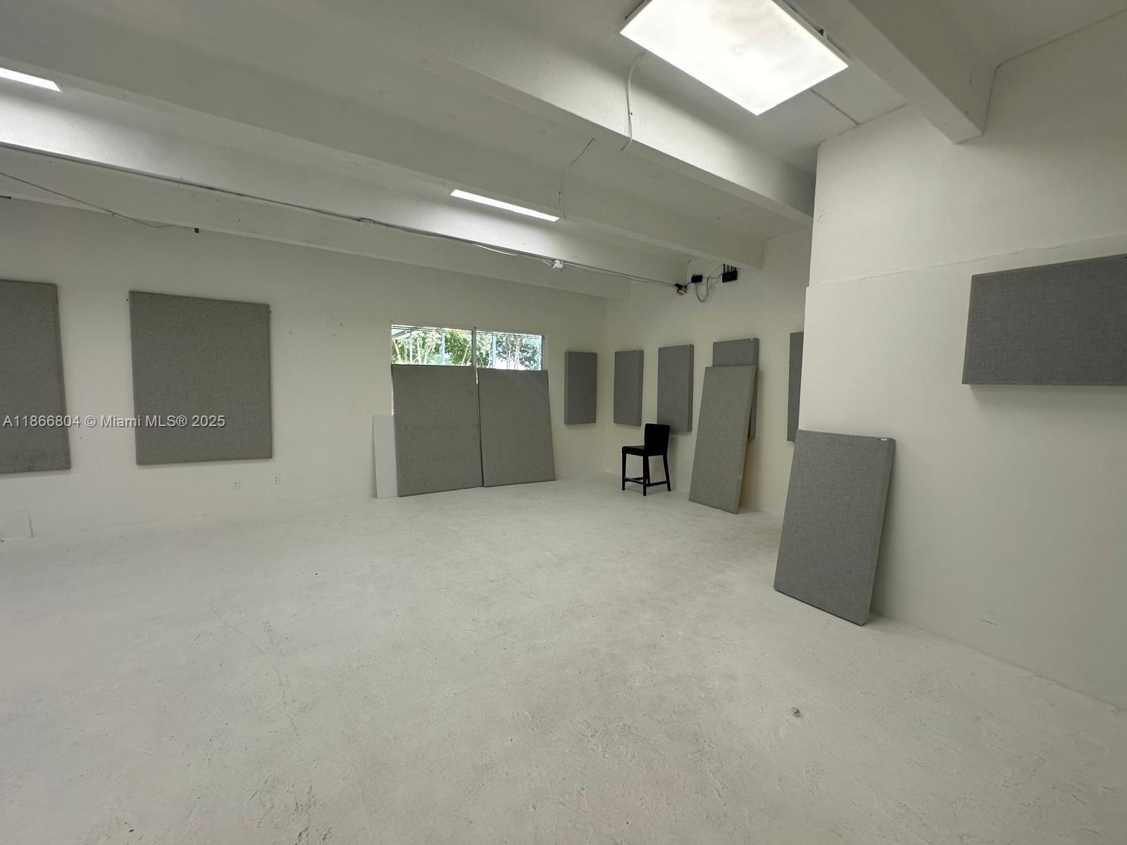 See details / sq. ft. $ 2025-08-27 0 Photo