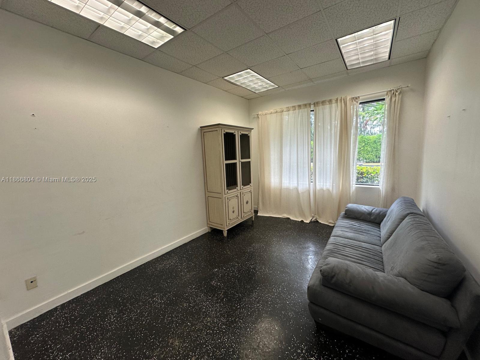 See details / sq. ft. $ 2025-08-27 0 Photo