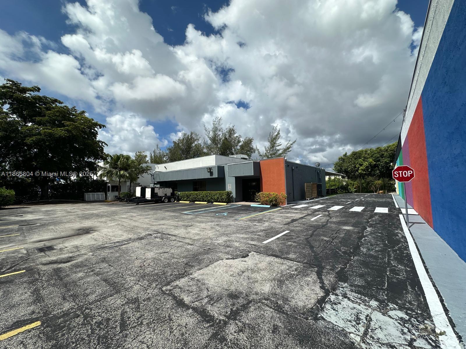 See details / sq. ft. $ 2025-08-27 0 Photo