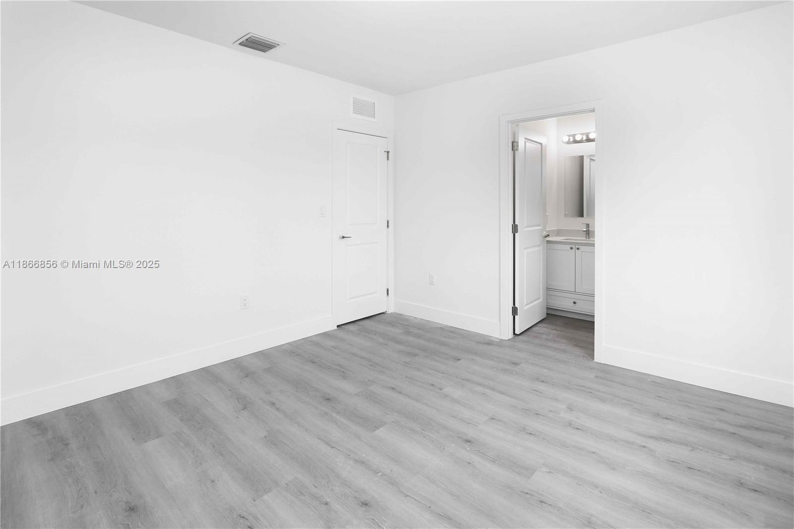   /   sq. ft. $ 2025-08-27 0 Photo