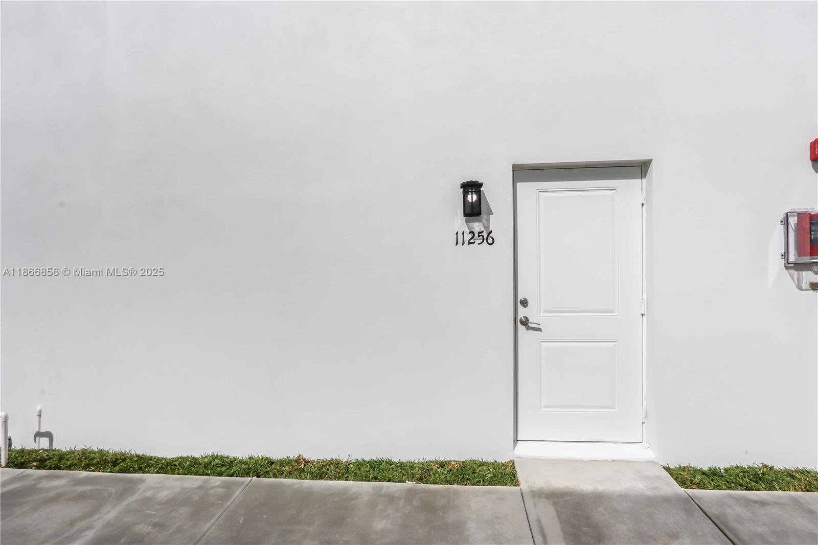   /   sq. ft. $ 2025-08-27 0 Photo
