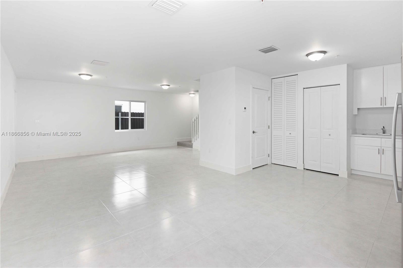   /   sq. ft. $ 2025-08-27 0 Photo