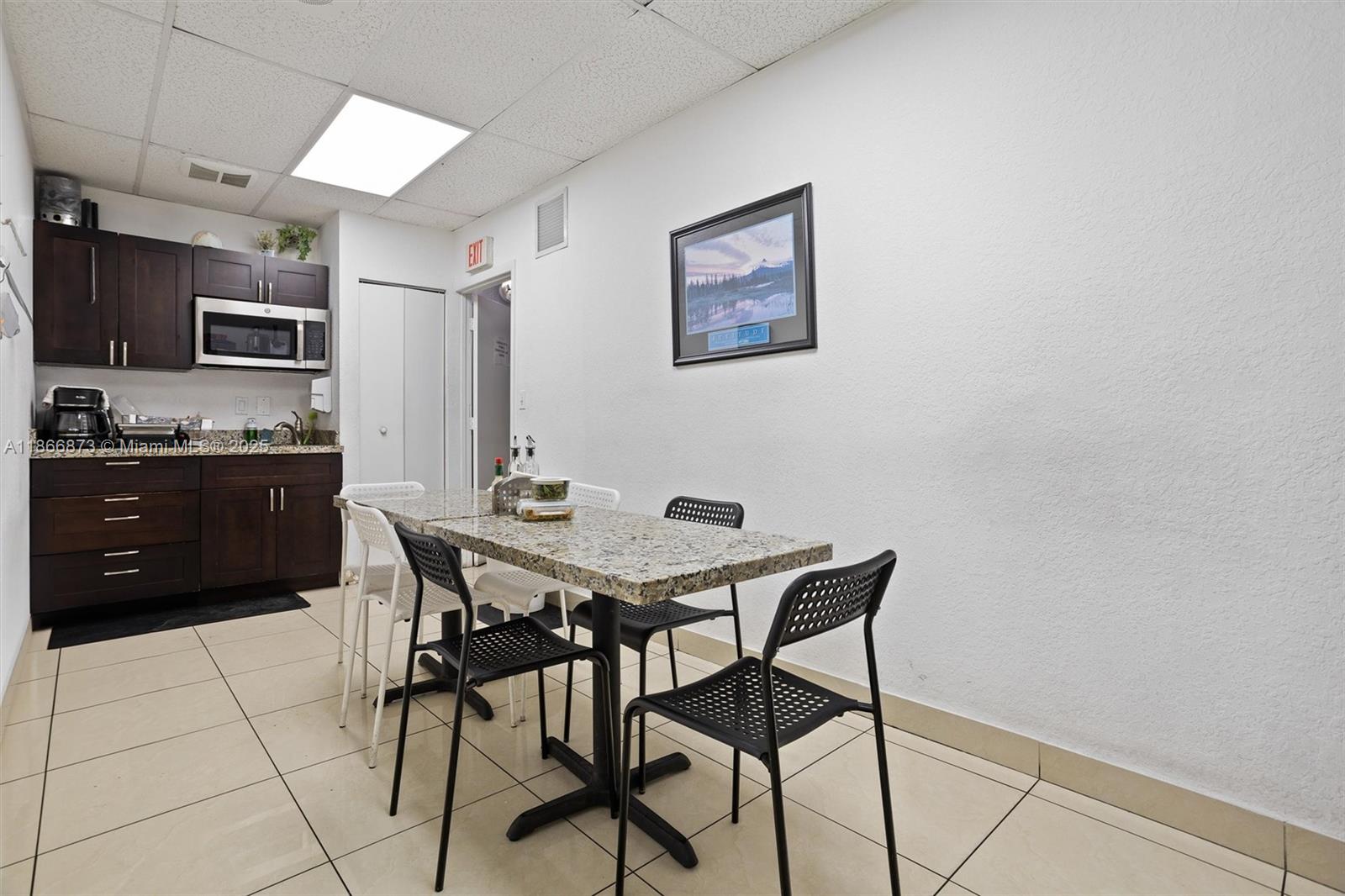   /   sq. ft. $ 2025-08-27 0 Photo