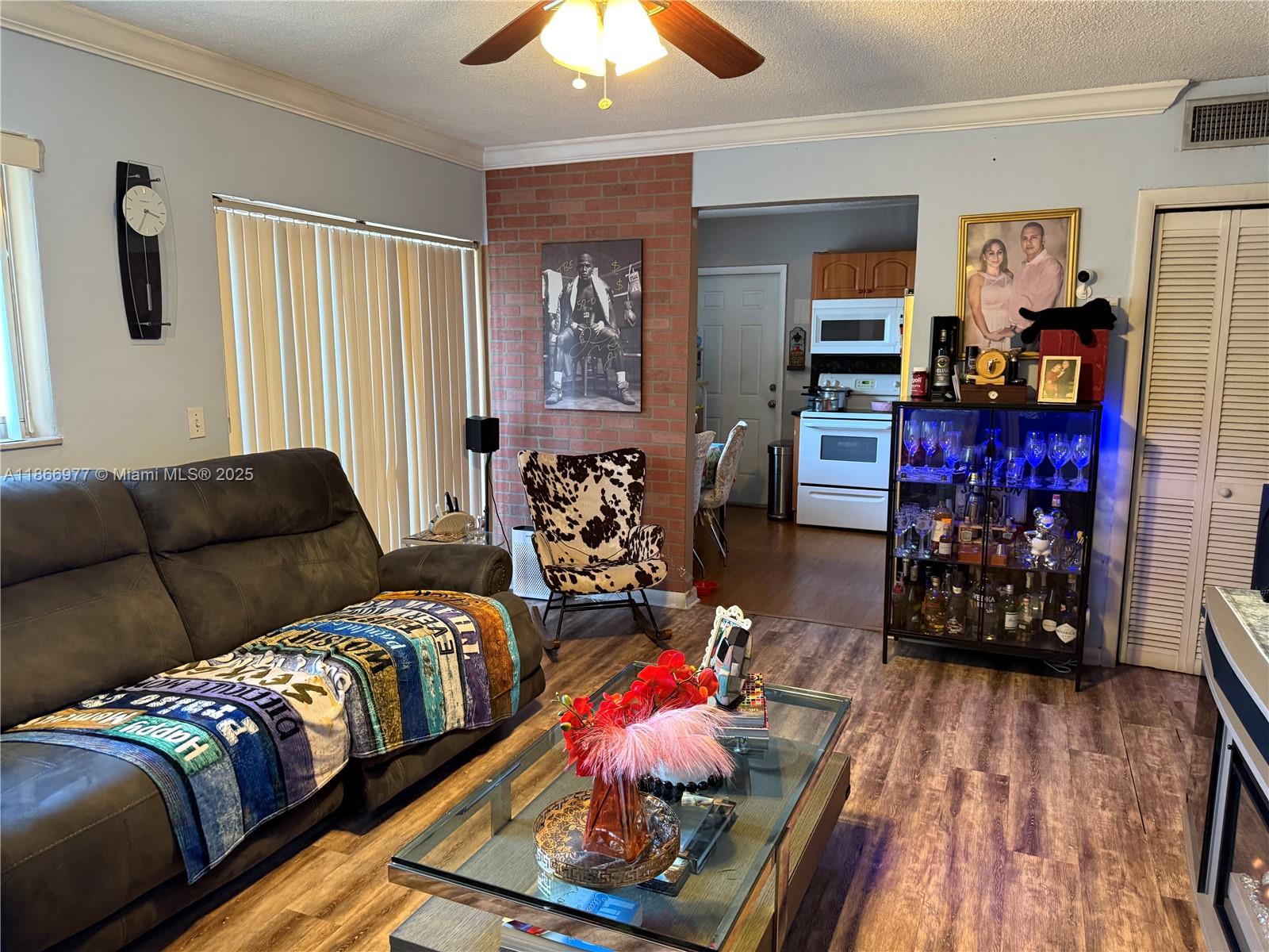 See details / 3264 sq. ft. $ 2025-08-27 0 Photo