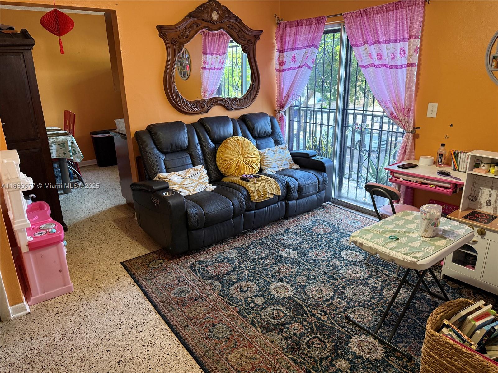 See details / 3264 sq. ft. $ 2025-08-27 0 Photo