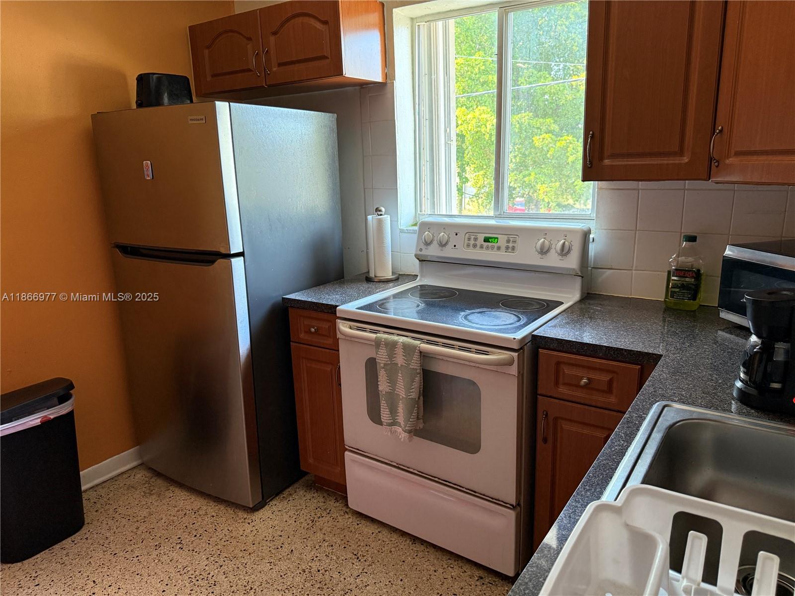 See details / 3264 sq. ft. $ 2025-08-27 0 Photo