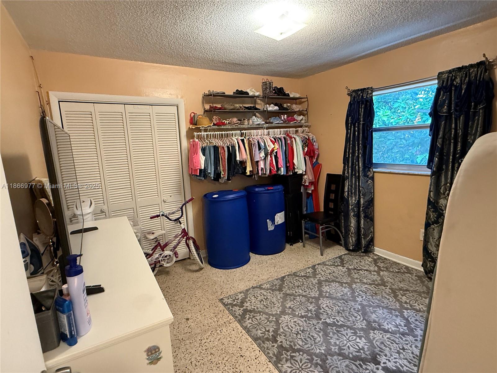 See details / 3264 sq. ft. $ 2025-08-27 0 Photo