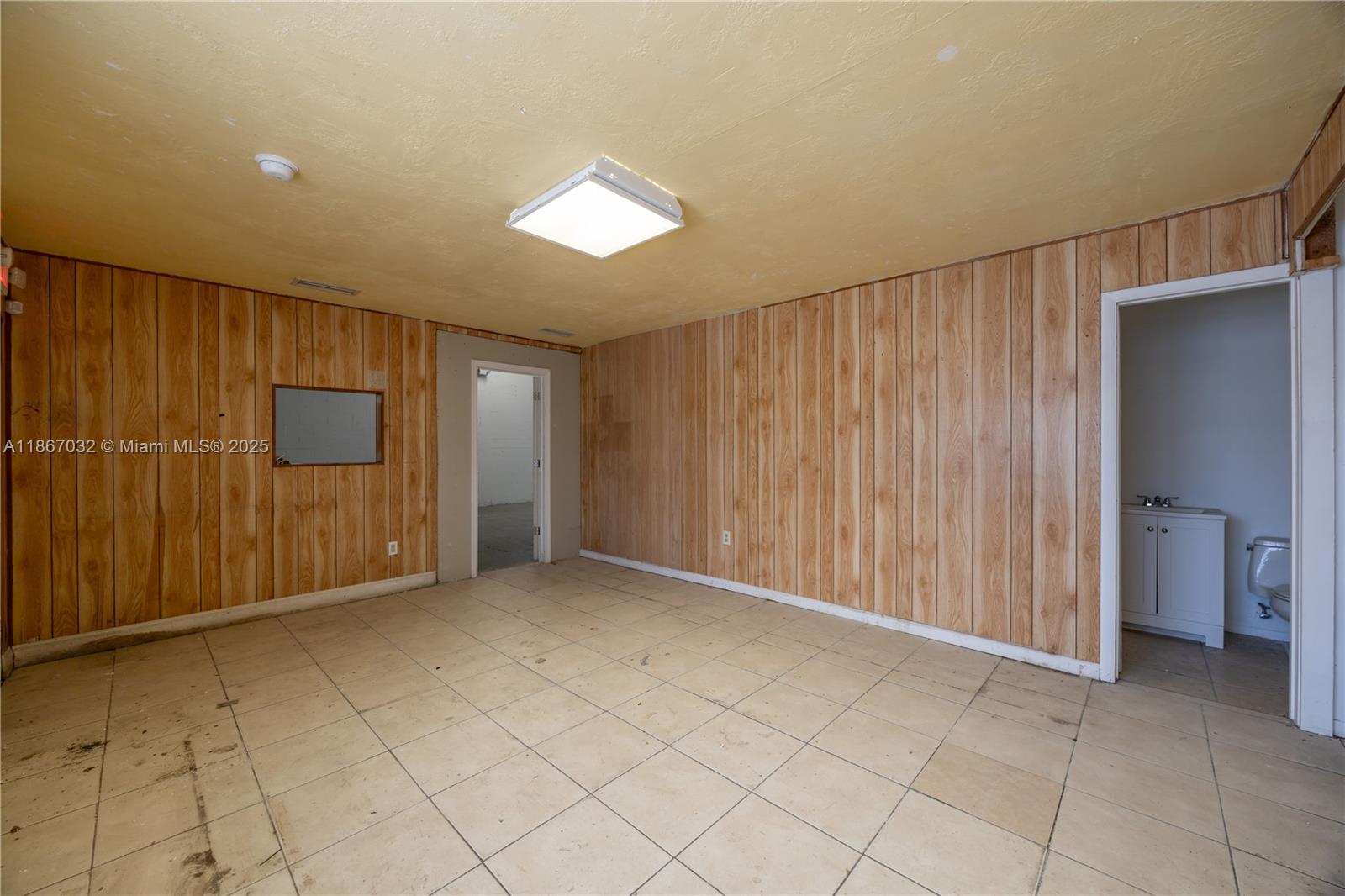 See details / sq. ft. $ 2025-08-28 0 Photo