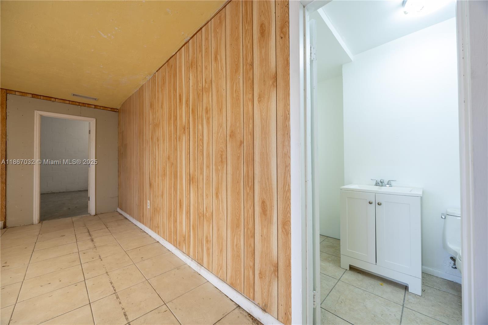 See details / sq. ft. $ 2025-08-28 0 Photo