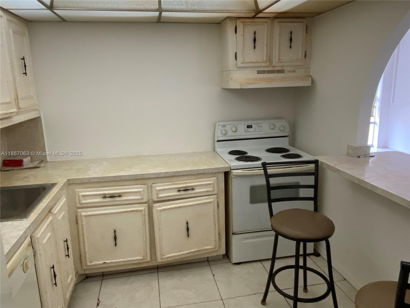 Photo of 851 Three Islands Blvd  #512, Hallandale Beach, Florida, 33009 - 
