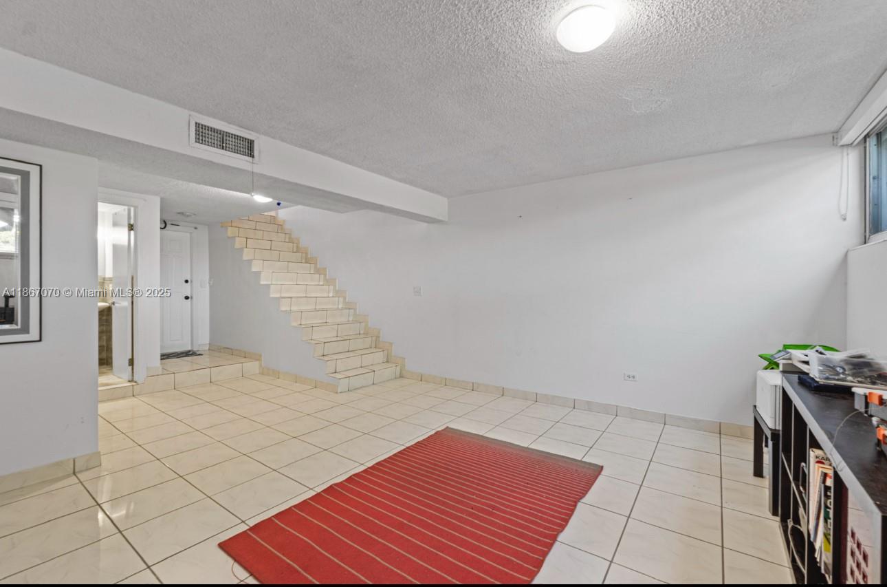 6821 3 / 3 2180 sq. ft. $ 2025-08-28 0 Photo