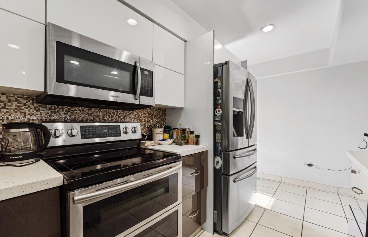 6821 3 / 3 2180 sq. ft. $ 2025-08-28 0 Photo