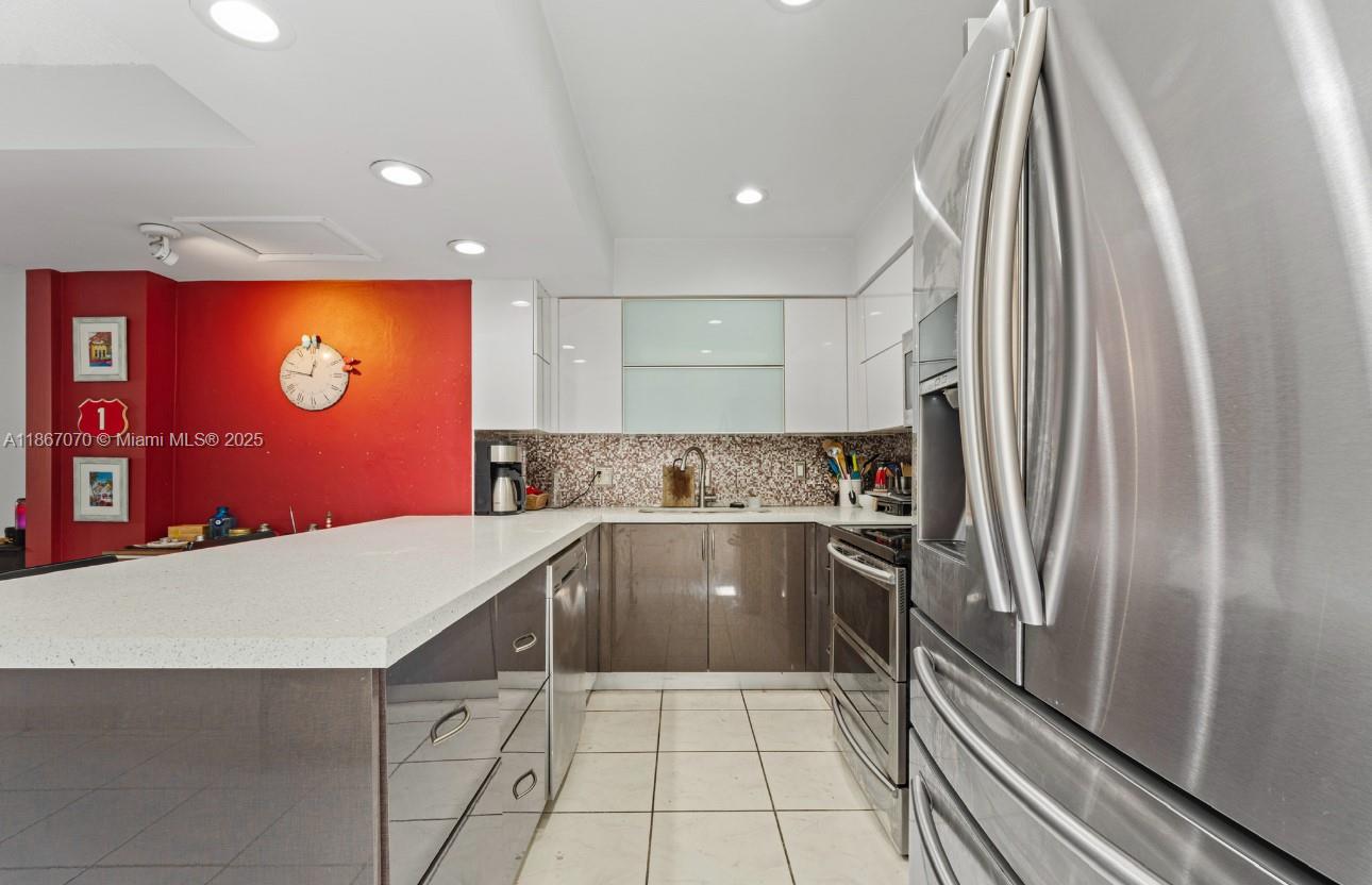 6821 3 / 3 2180 sq. ft. $ 2025-08-28 0 Photo
