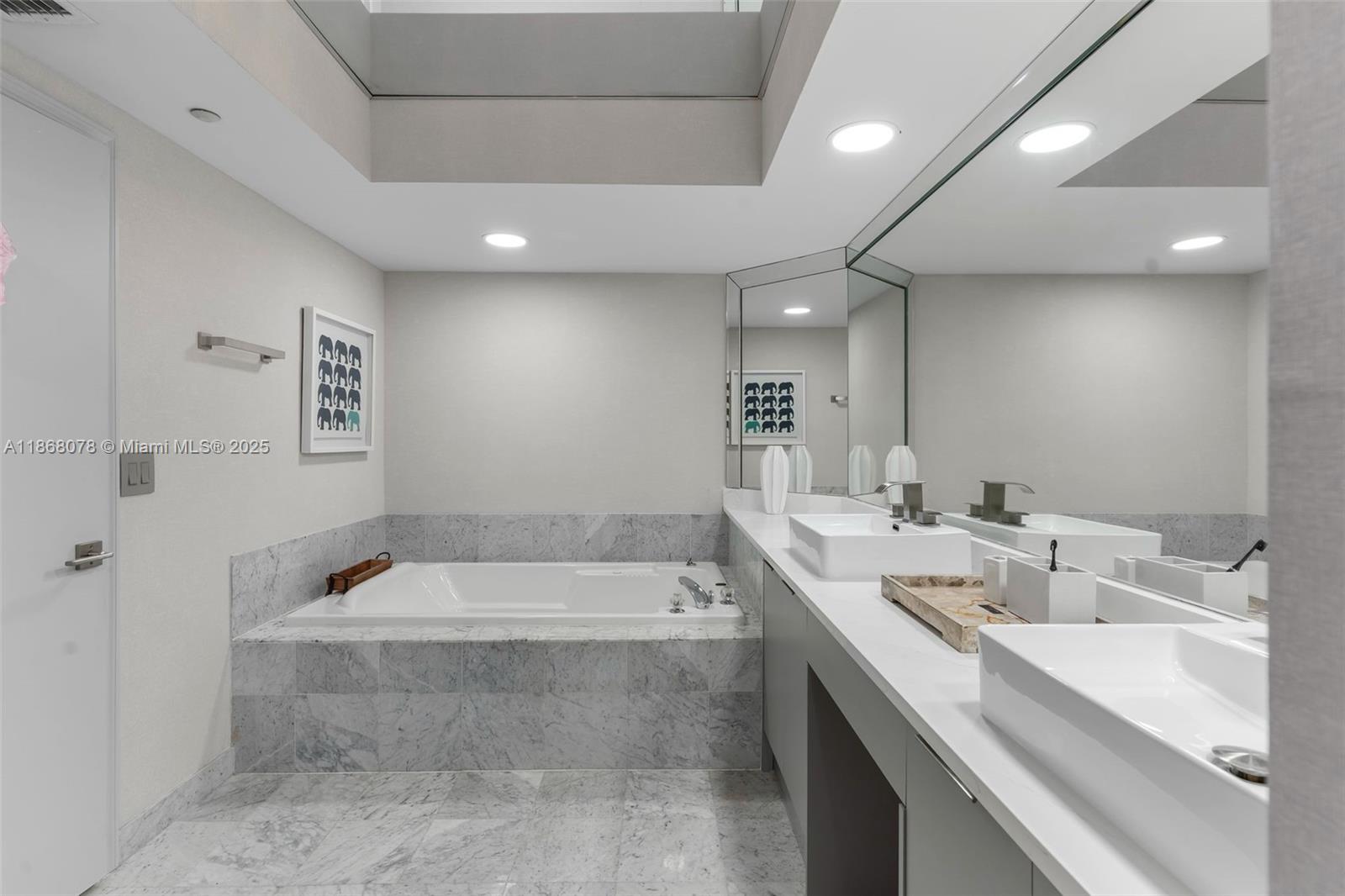 Photo of 16400 Collins Ave  #946, Sunny Isles Beach, Florida, 33160 - 