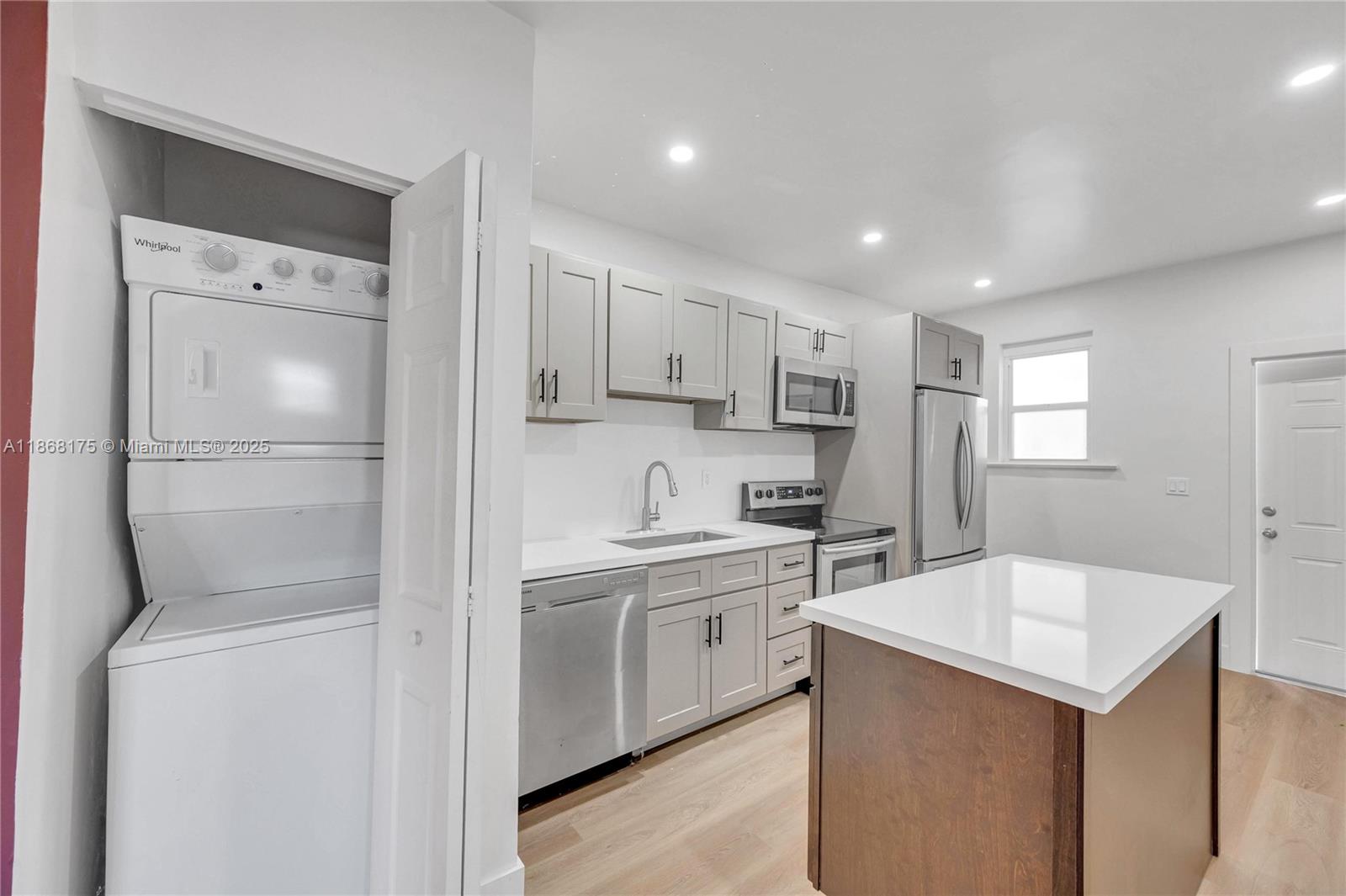 See details / 6614 sq. ft. $ 2025-08-28 0 Photo