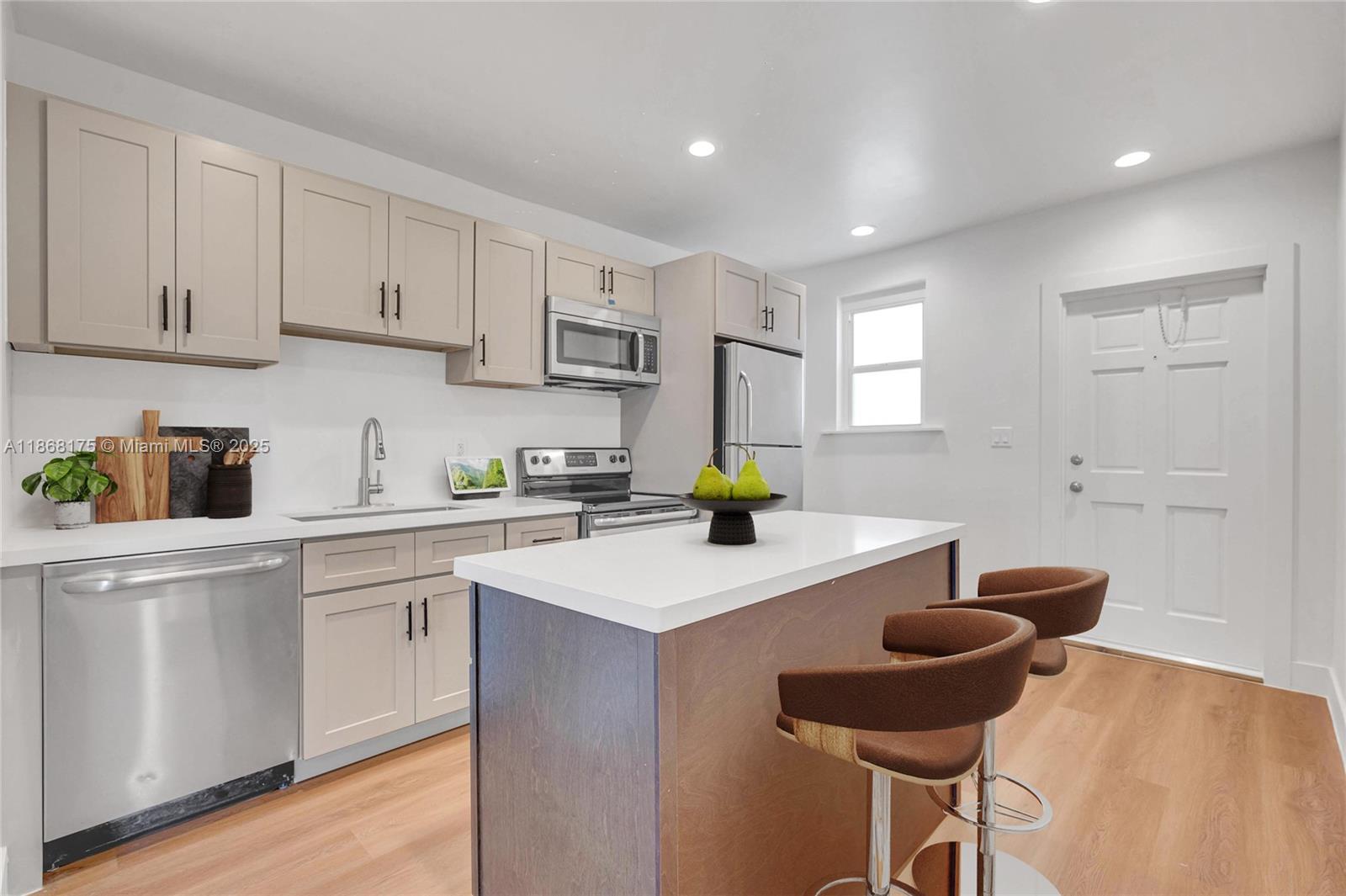 See details / 6614 sq. ft. $ 2025-08-28 0 Photo