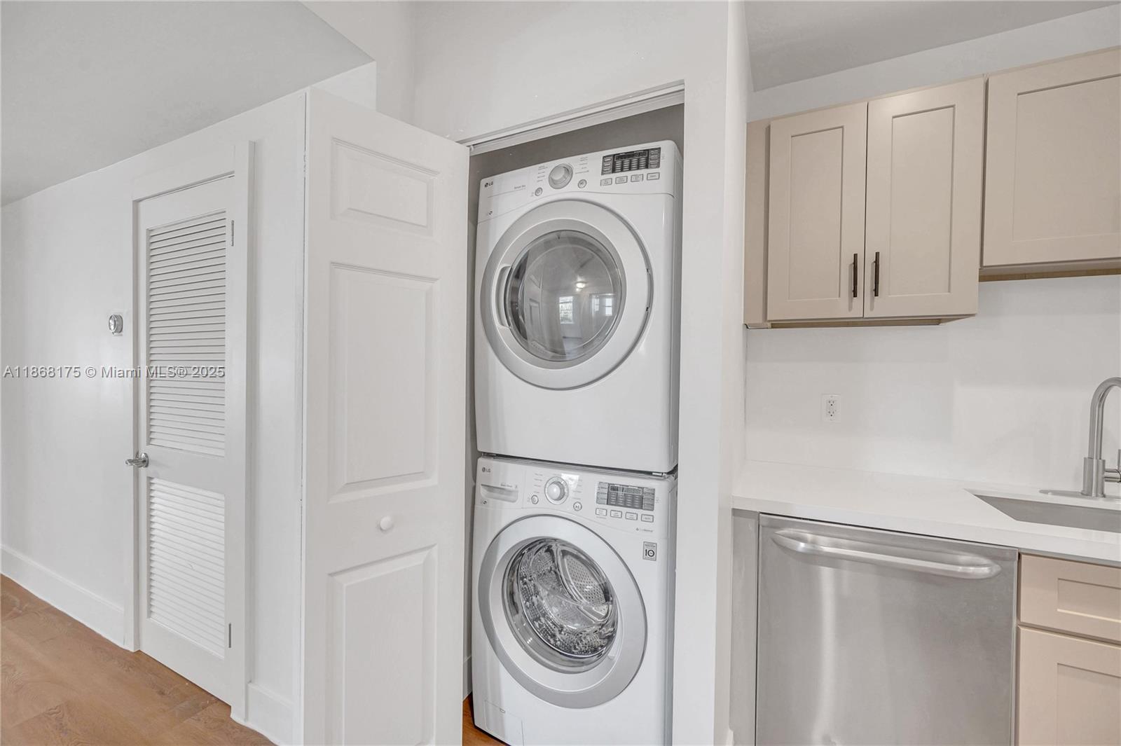 See details / 6614 sq. ft. $ 2025-08-28 0 Photo