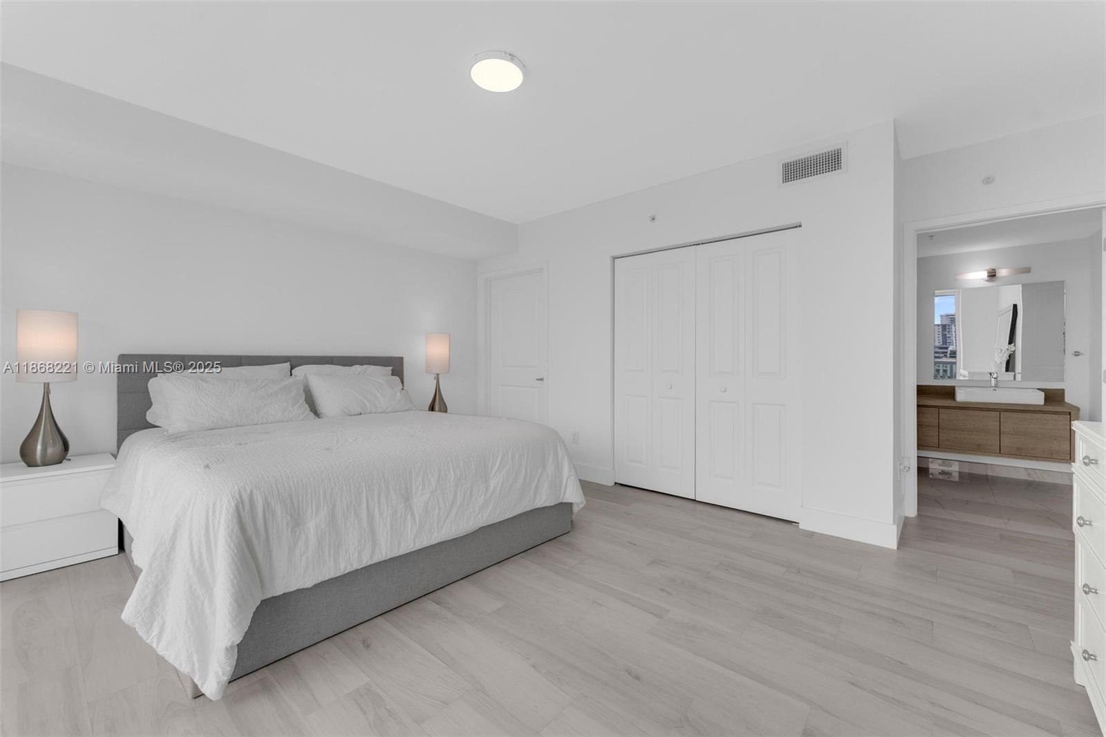 Photo of 400 Sunny Isles Blvd  #419, Sunny Isles Beach, Florida, 33160 - 