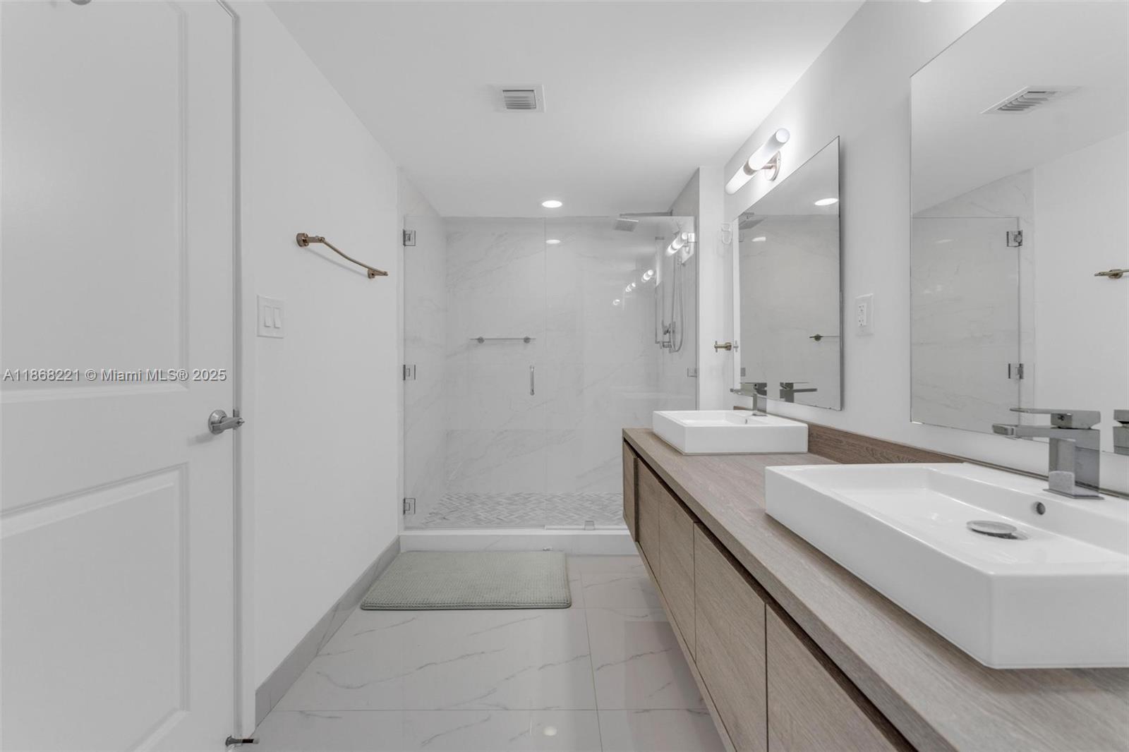 Photo of 400 Sunny Isles Blvd  #419, Sunny Isles Beach, Florida, 33160 - 