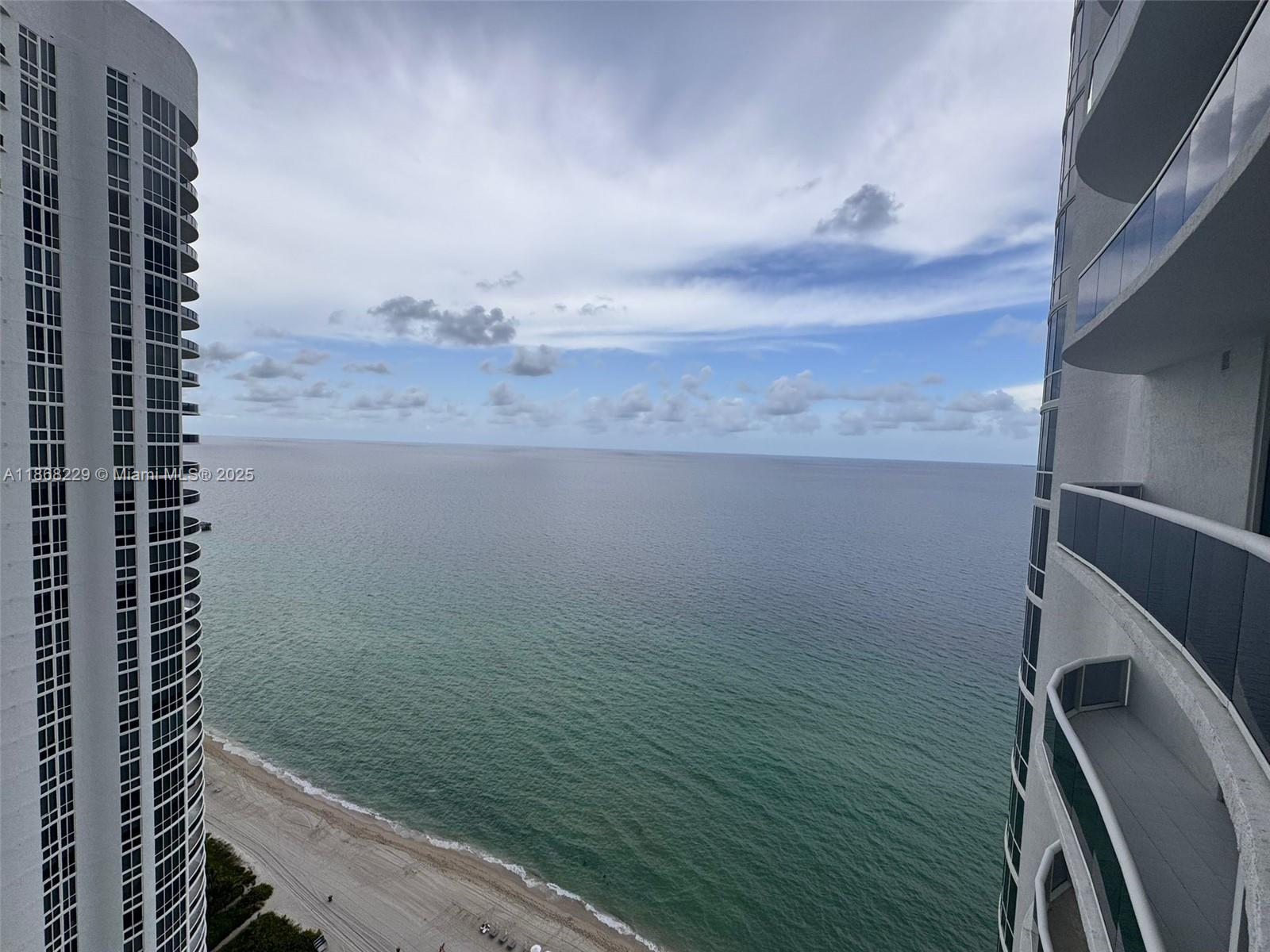 See details 3403 2 / 3 1962 sq. ft. $ 2025-08-28 0 Photo