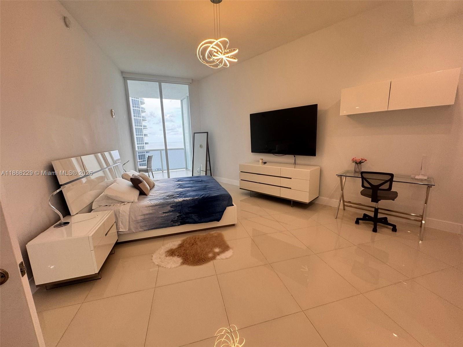 See details 3403 2 / 3 1962 sq. ft. $ 2025-08-28 0 Photo