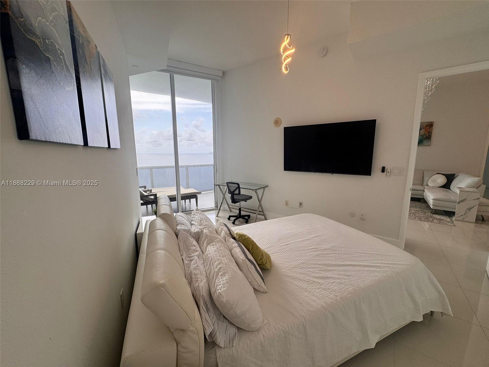 See details 3403 2 / 3 1962 sq. ft. $ 2025-08-28 0 Photo