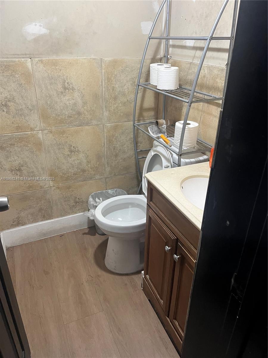 See details / sq. ft. $ 2025-08-28 0 Photo