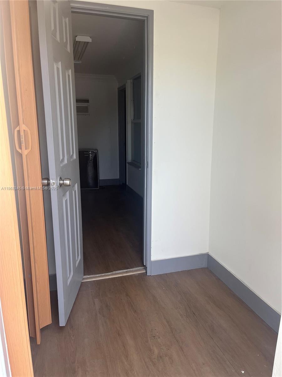See details / sq. ft. $ 2025-08-28 0 Photo