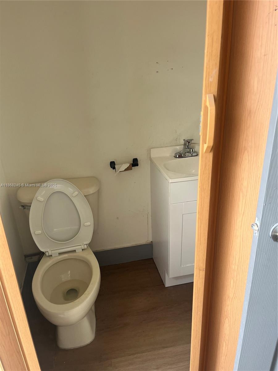 See details / sq. ft. $ 2025-08-28 0 Photo