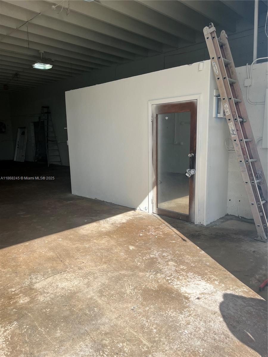 See details / sq. ft. $ 2025-08-28 0 Photo