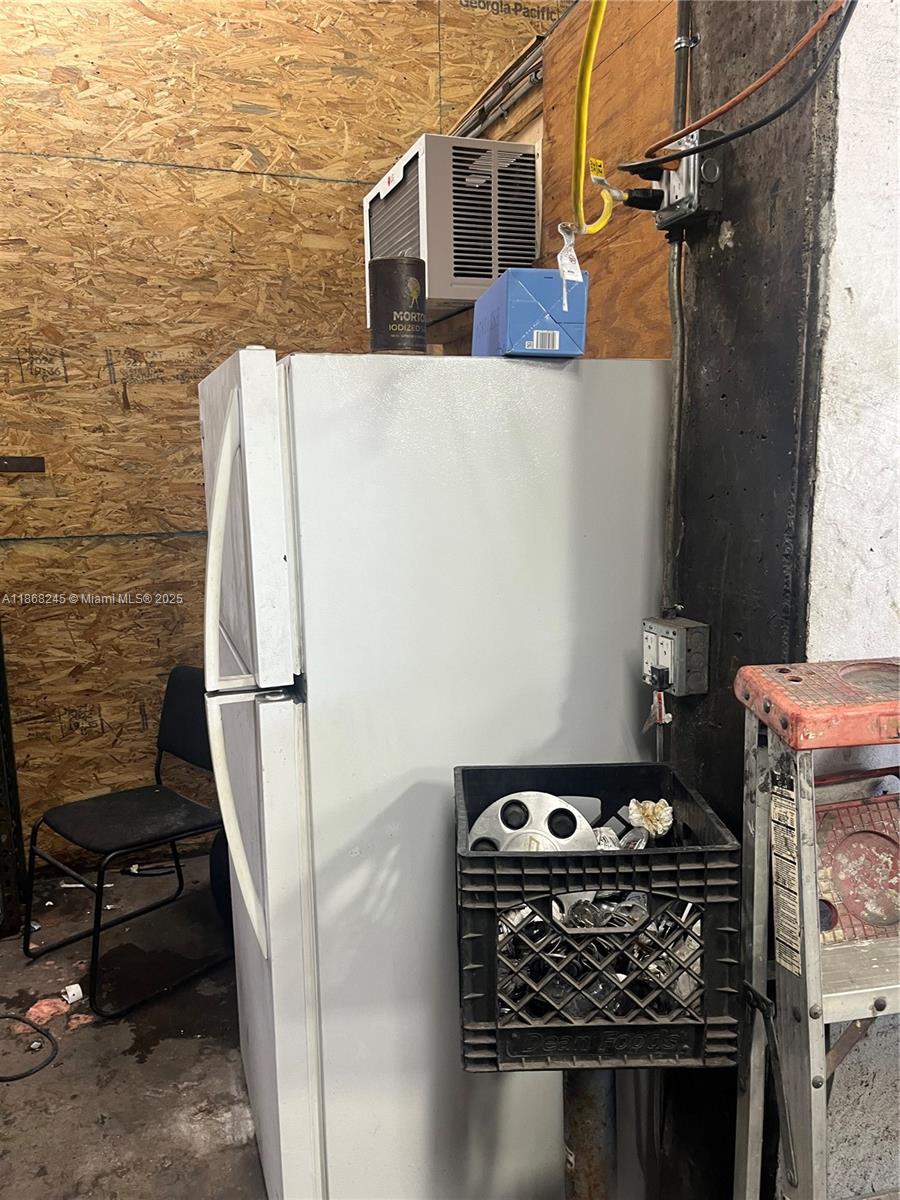 See details / sq. ft. $ 2025-08-28 0 Photo