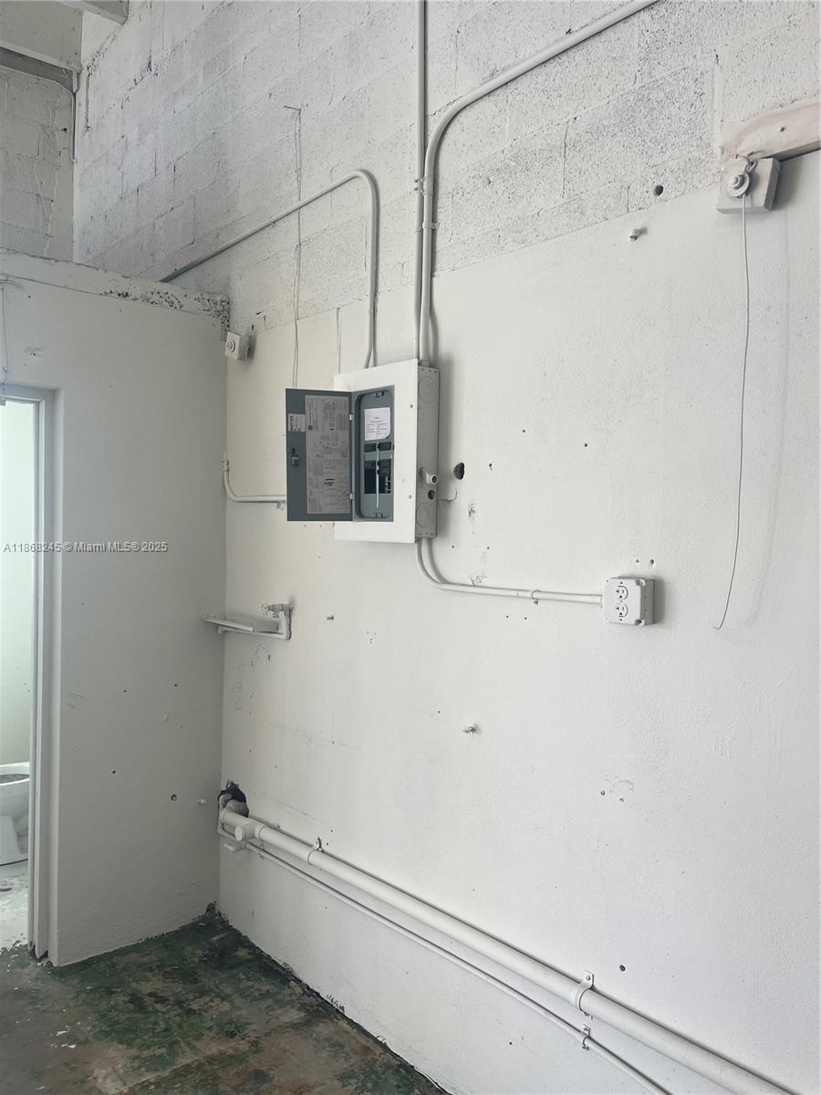 See details / sq. ft. $ 2025-08-28 0 Photo
