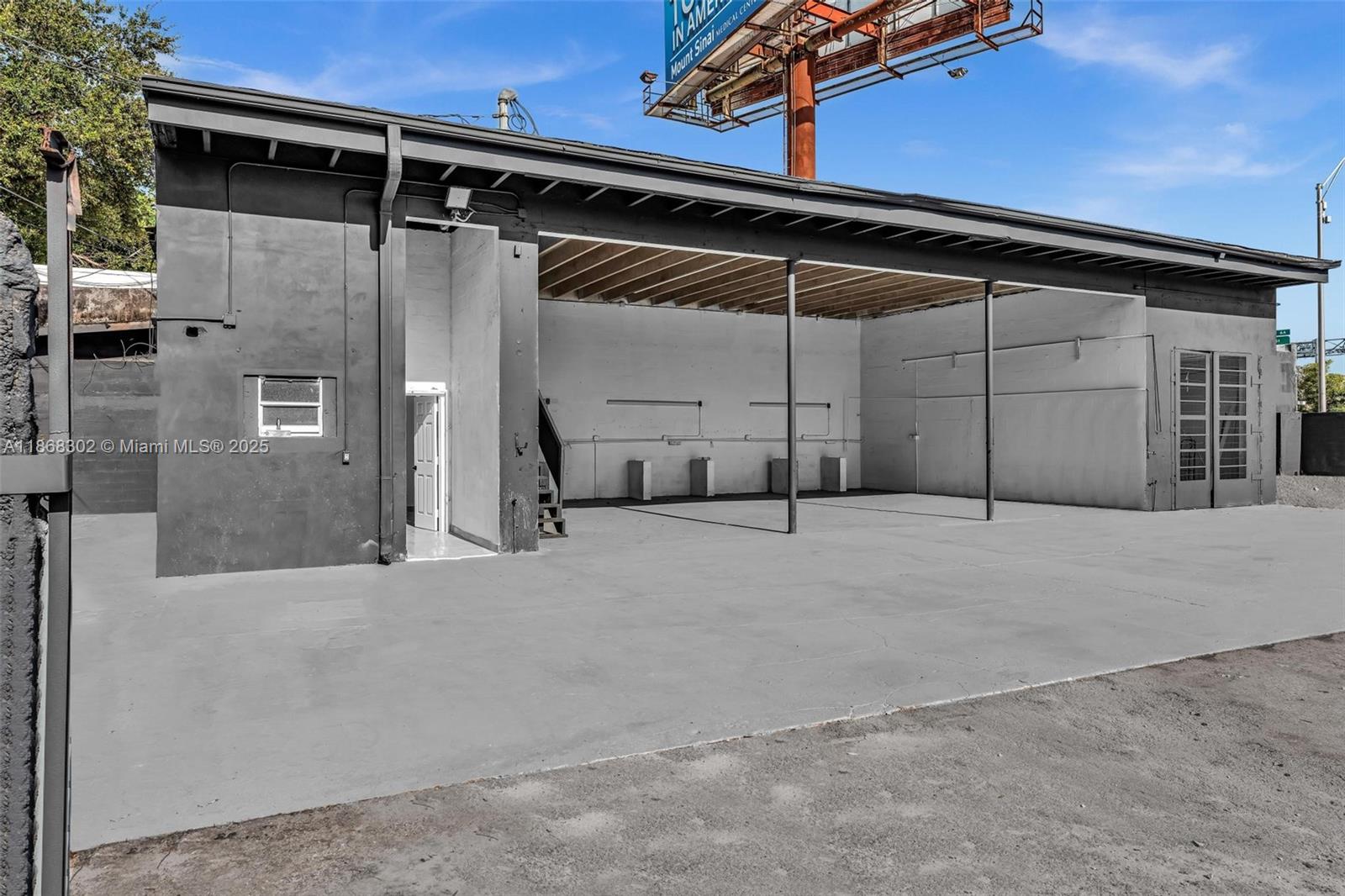 See details / sq. ft. $ 2025-08-28 0 Photo