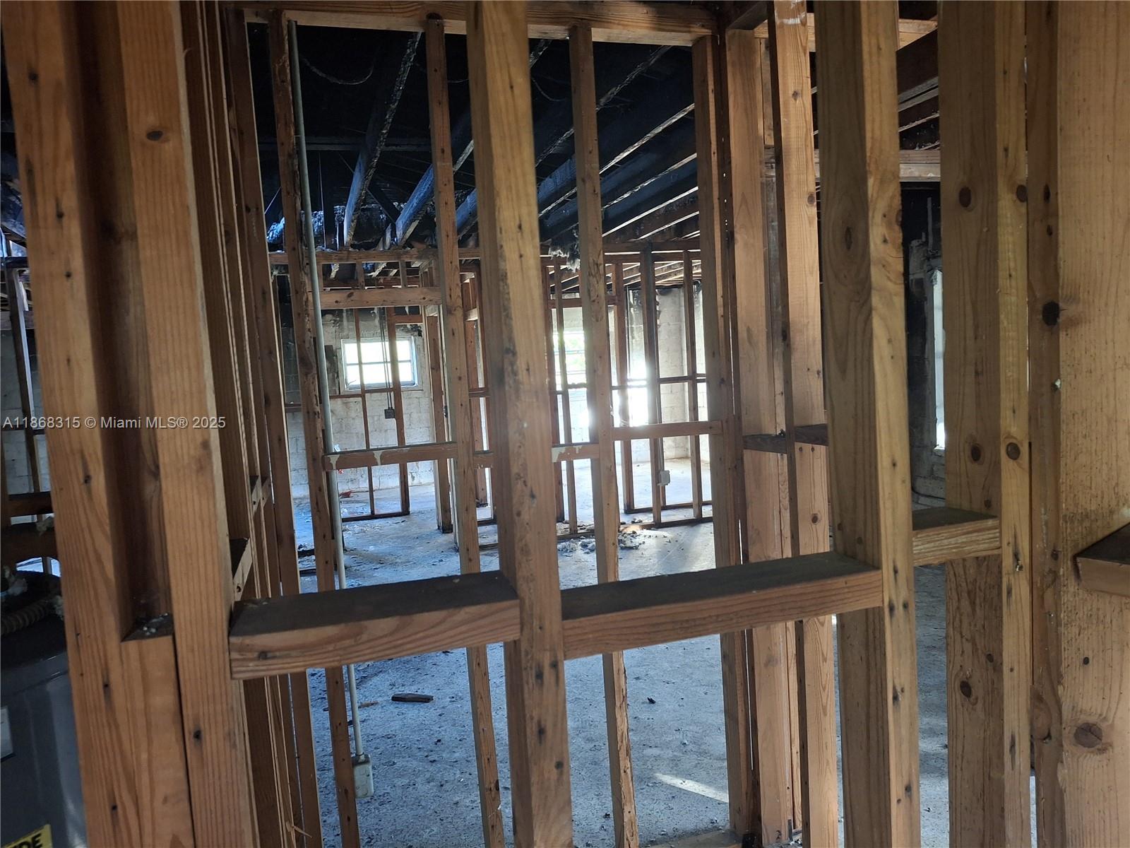 See details 1561 3 / 2 1667 sq. ft. $ 2025-08-28 0 Photo