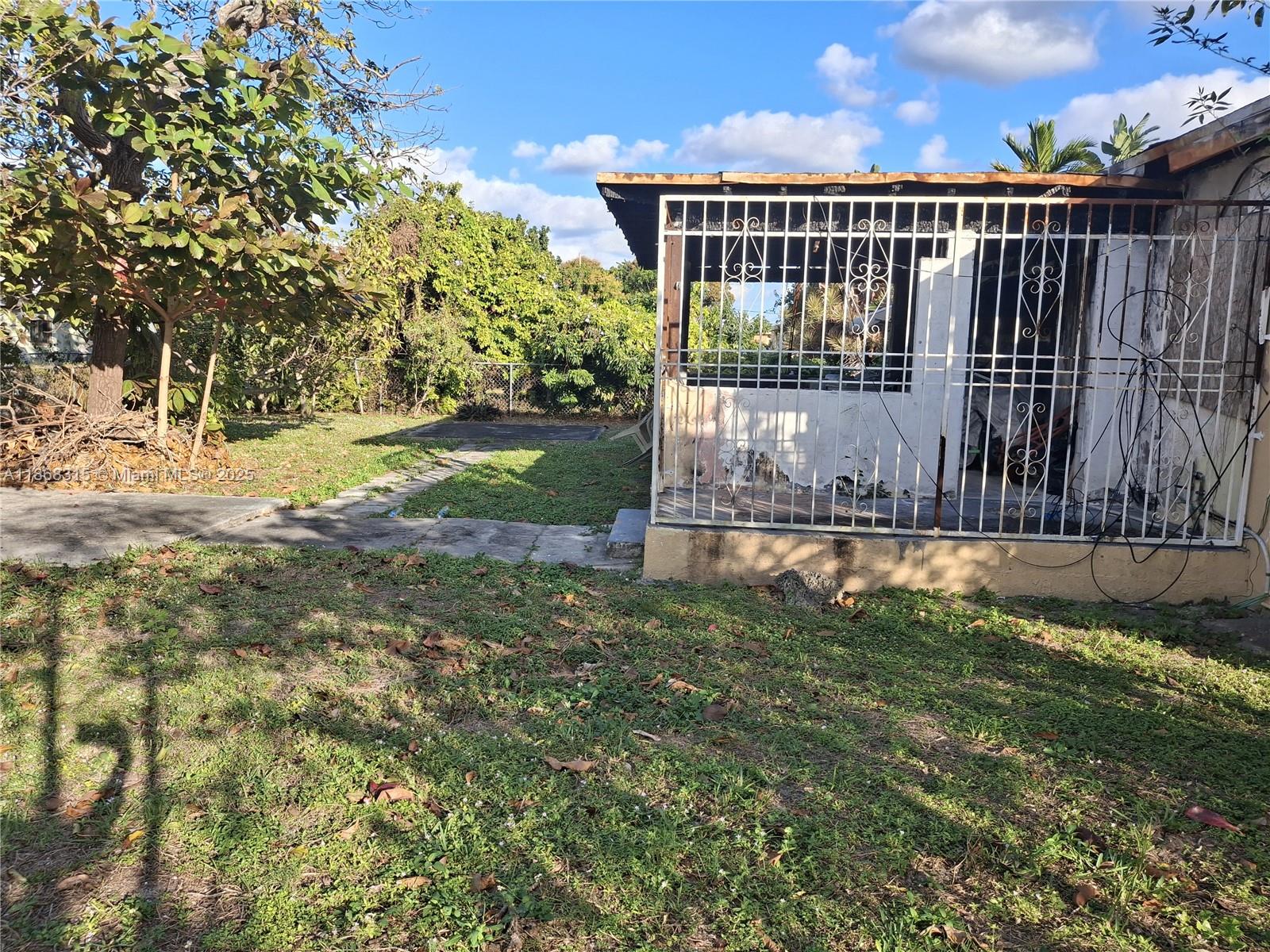See details 1561 3 / 2 1667 sq. ft. $ 2025-08-28 0 Photo