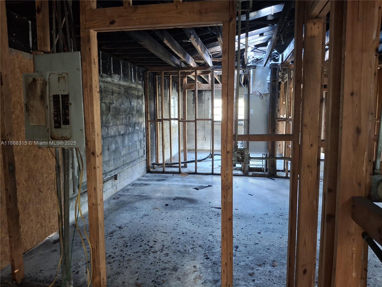 See details 1561 3 / 2 1667 sq. ft. $ 2025-08-28 0 Photo