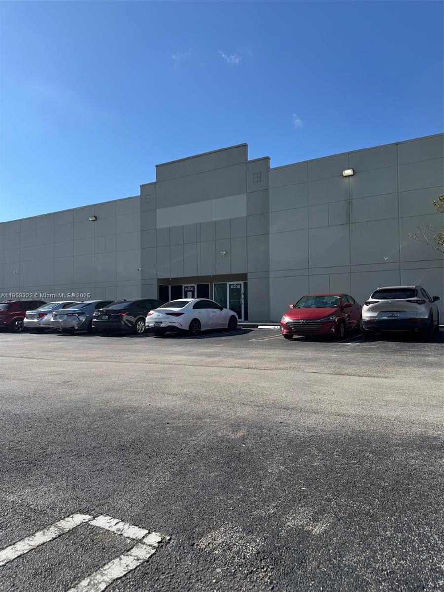 See details / sq. ft. $ 2025-08-28 0 Photo