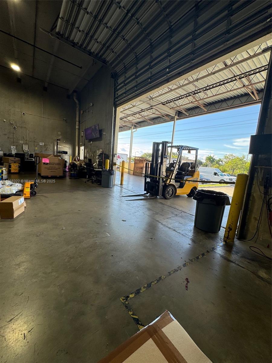 See details / sq. ft. $ 2025-08-28 0 Photo