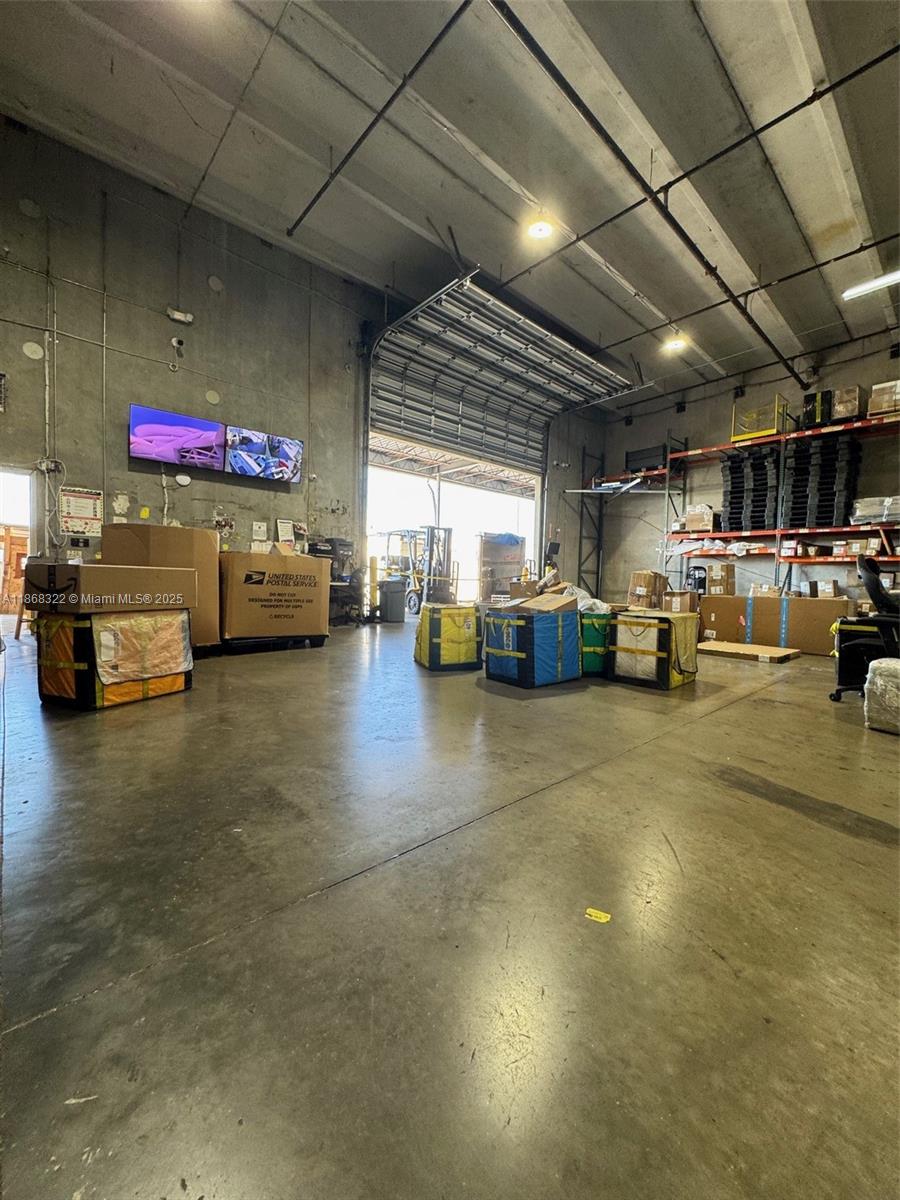 See details / sq. ft. $ 2025-08-28 0 Photo