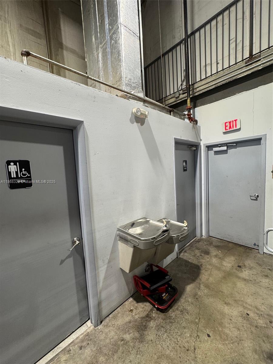 See details / sq. ft. $ 2025-08-28 0 Photo