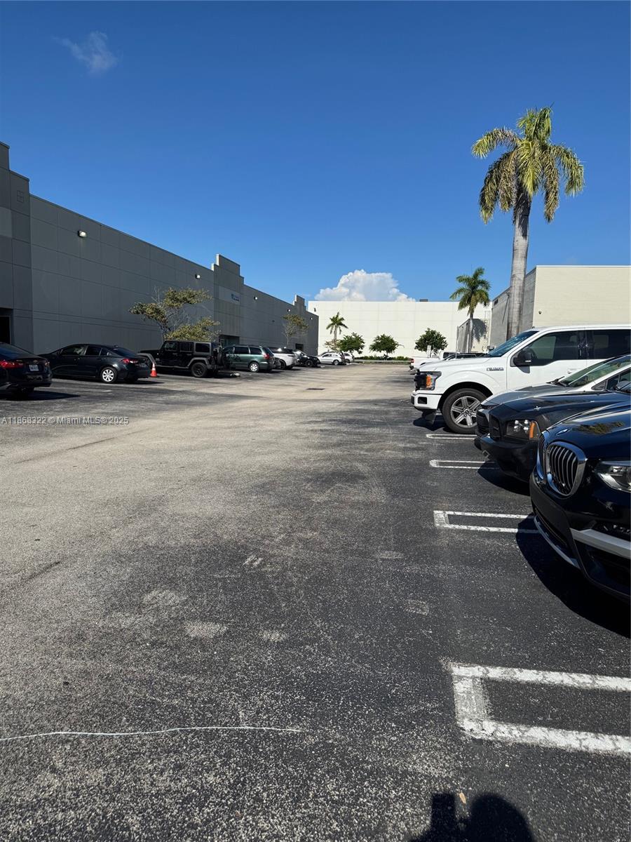 See details / sq. ft. $ 2025-08-28 0 Photo