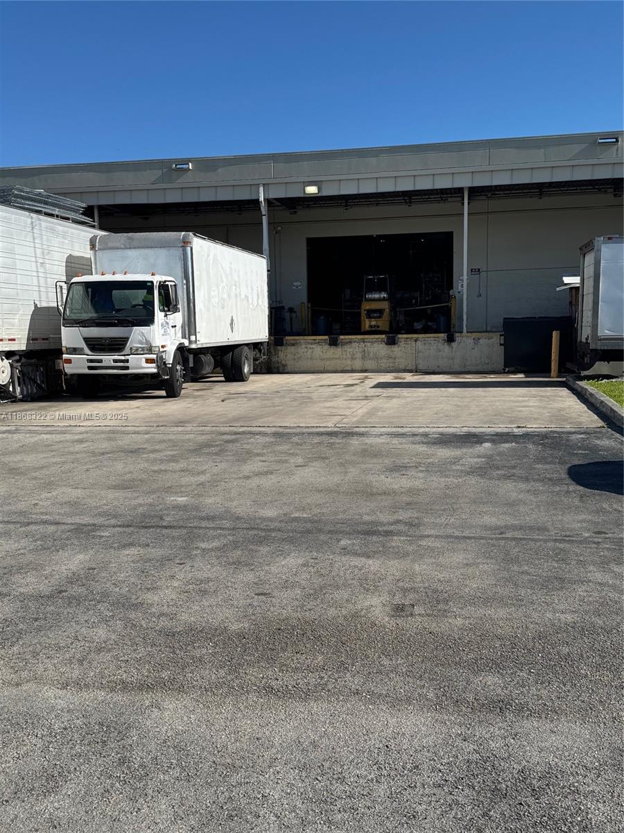See details / sq. ft. $ 2025-08-28 0 Photo