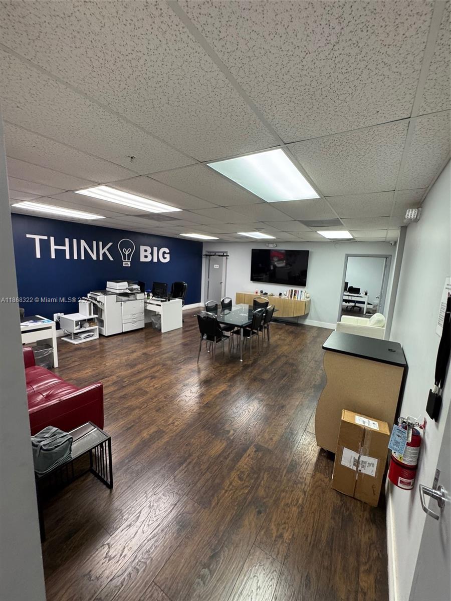 See details / sq. ft. $ 2025-08-28 0 Photo