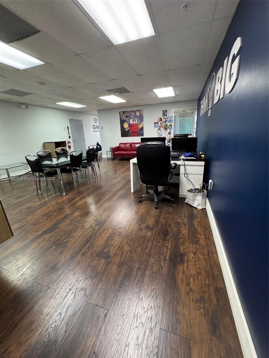 See details / sq. ft. $ 2025-08-28 0 Photo
