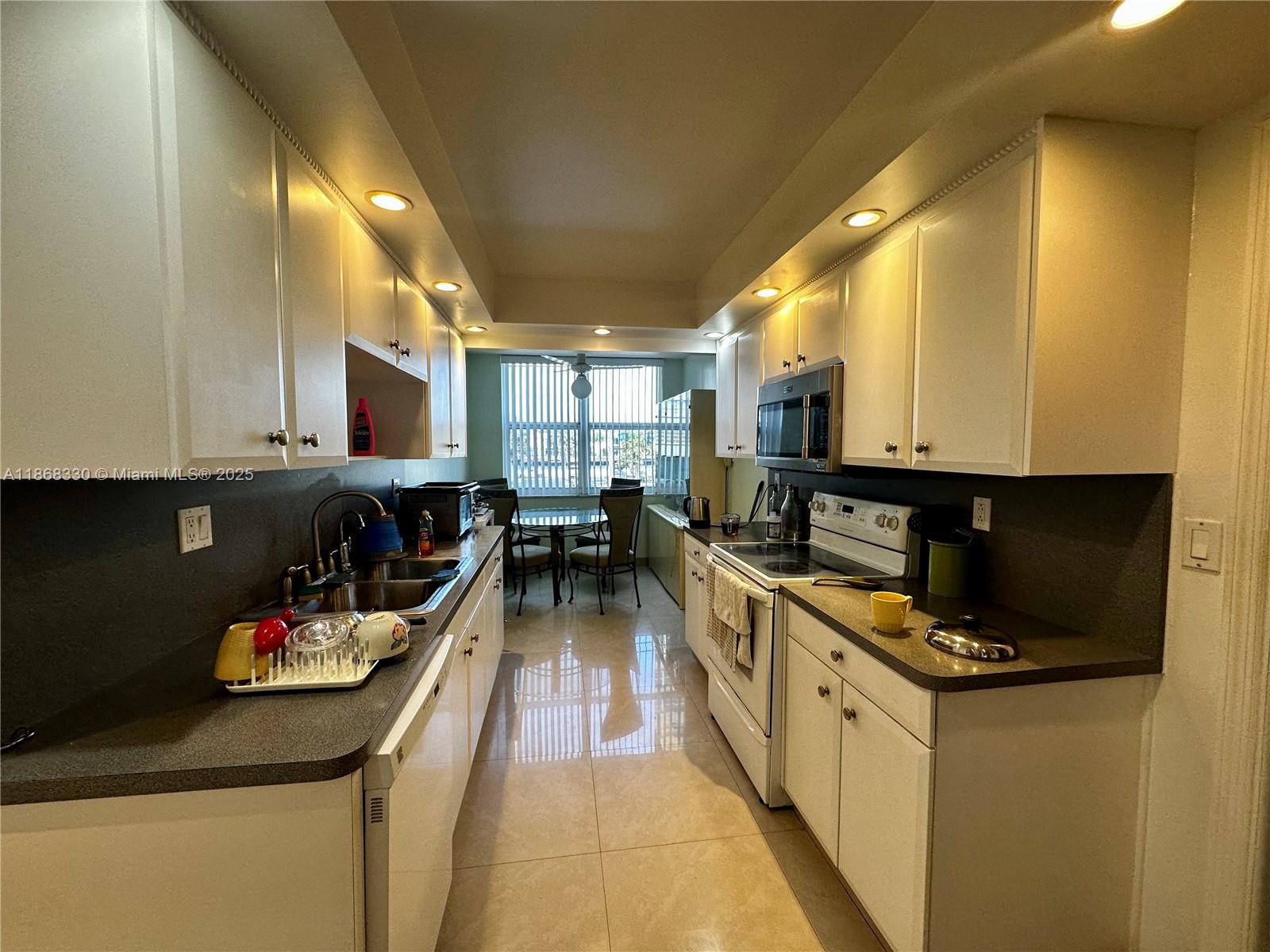Photo of 1501 Ocean Dr  #201, Hollywood, Florida, 33019 - 