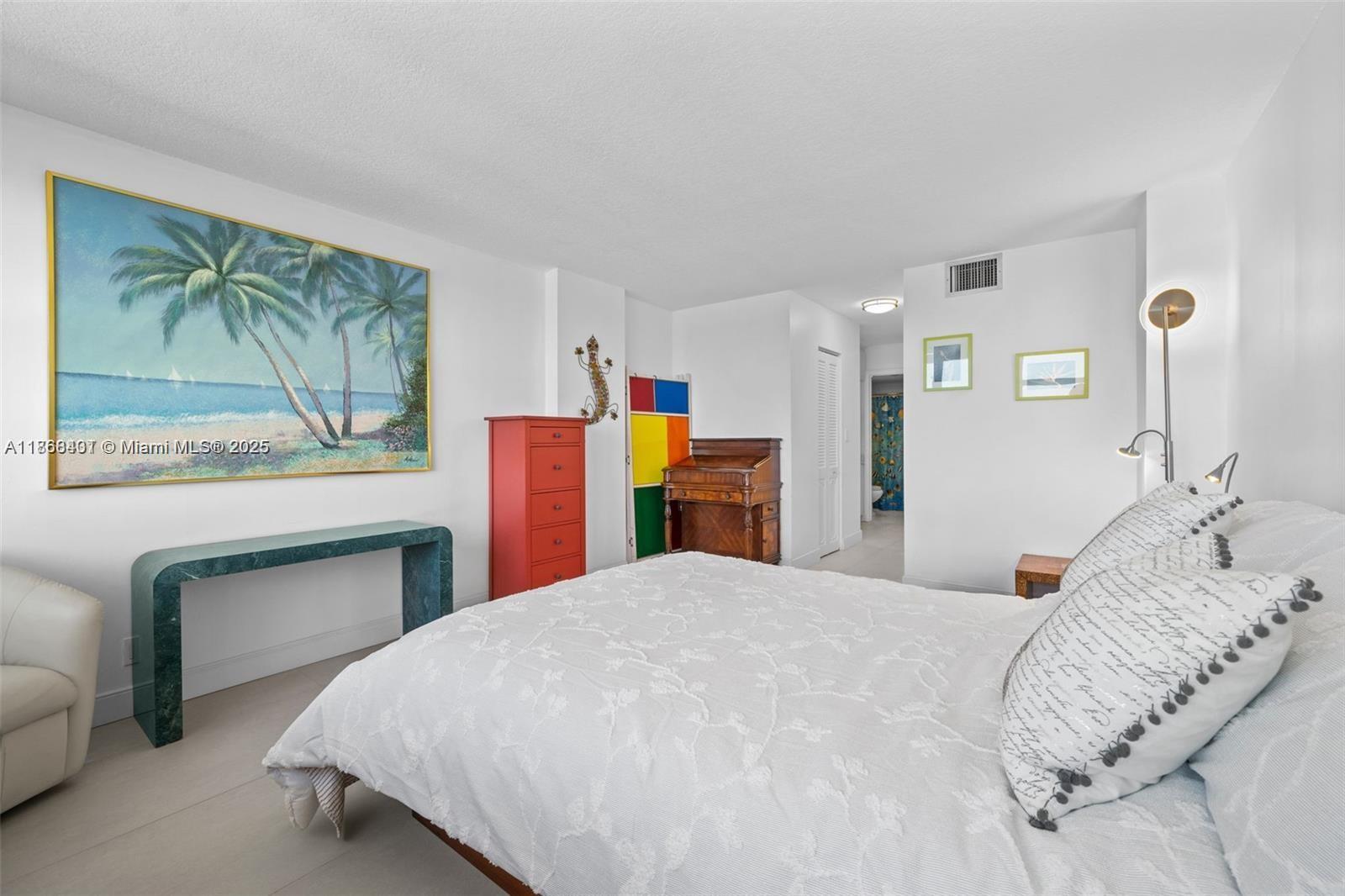 Photo of 2201 Ocean Dr  #1102, Hollywood, Florida, 33019 - 