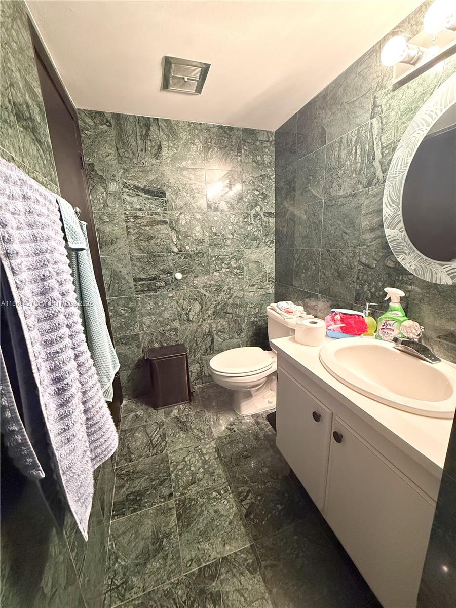 Photo of 20335 Country Club Dr  #1007, Aventura, Florida, 33180 - 